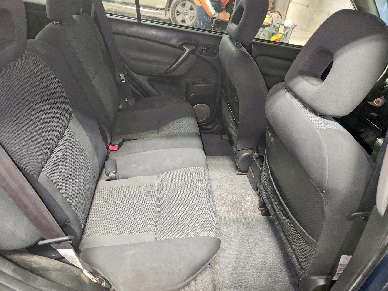 2004 Toyota Rav4 VIN JTEGD20V240015675 photo 11