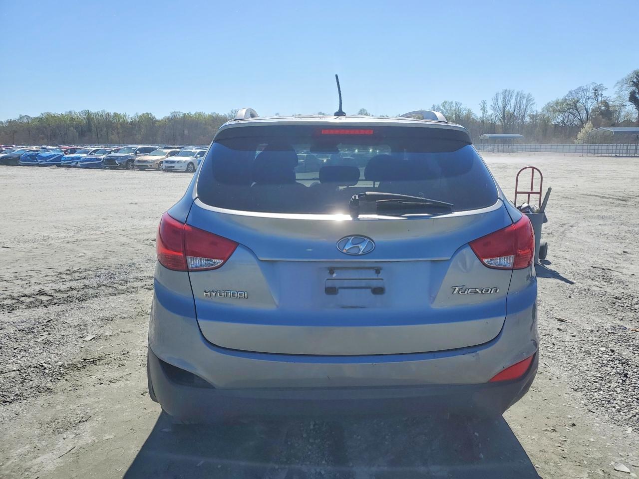2010 Hyundai Tucson VIN KM8JU3AC3AU071041 photo 6
