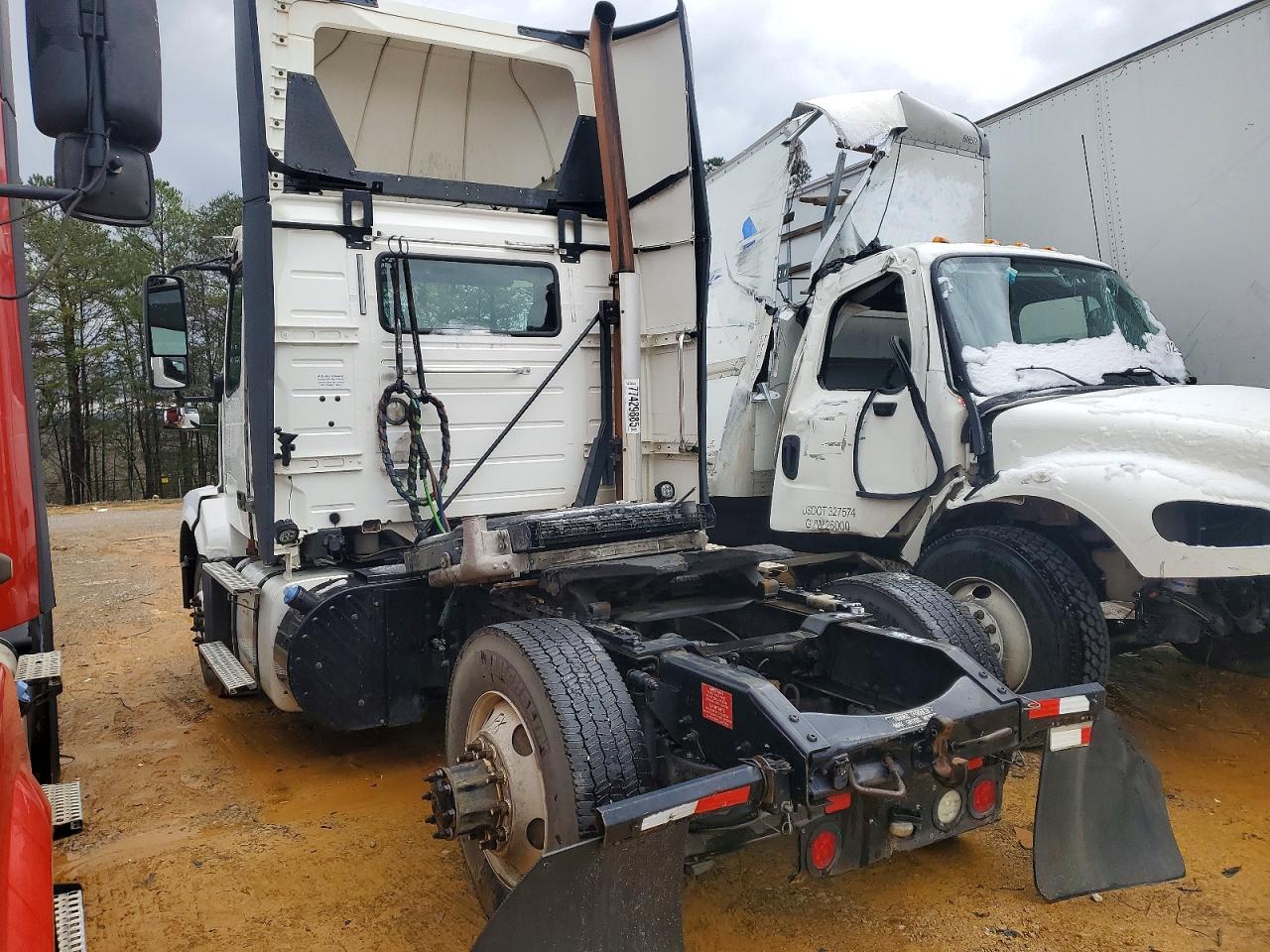2017 Volvo All models VIN 4V4N39TGXHN988031 photo 3