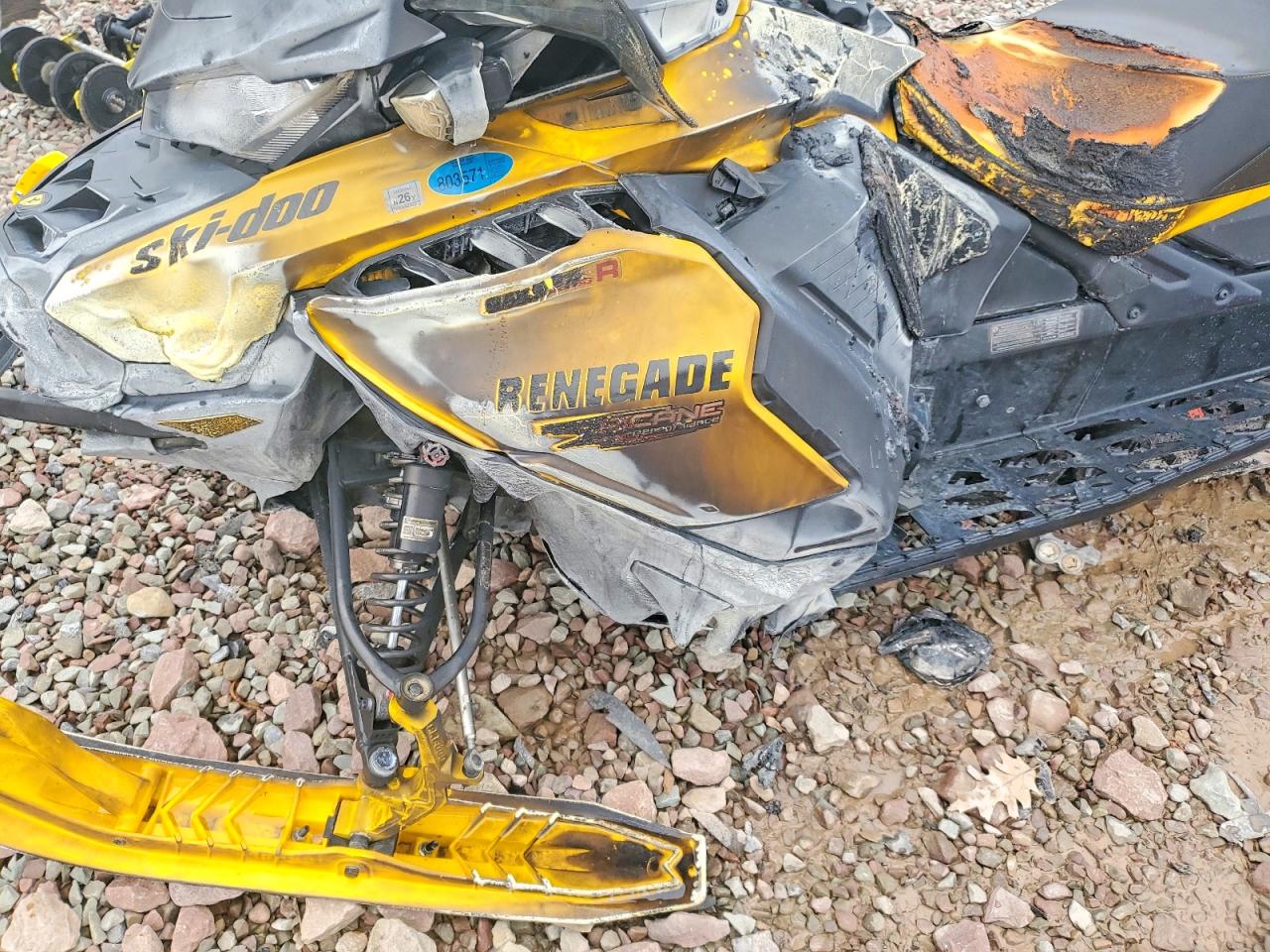 2023 SKIDOO Renegad VIN 2BPSDTPB5PV000038 photo 9