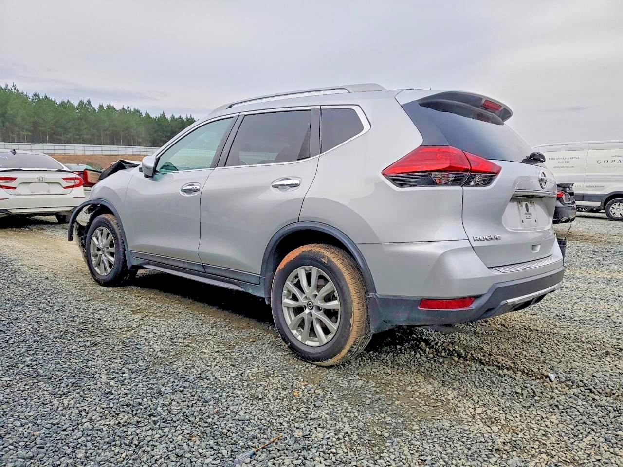 2017 Nissan Rogue VIN 5N1AT2MV9HC775268 photo 2