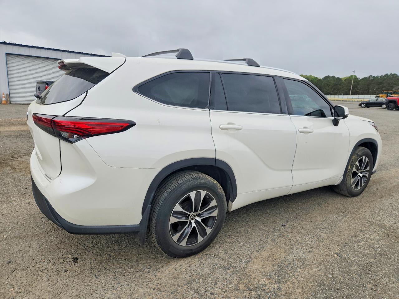 2020 Toyota Highlander VIN 5TDGZRBH7LS508964 photo 3
