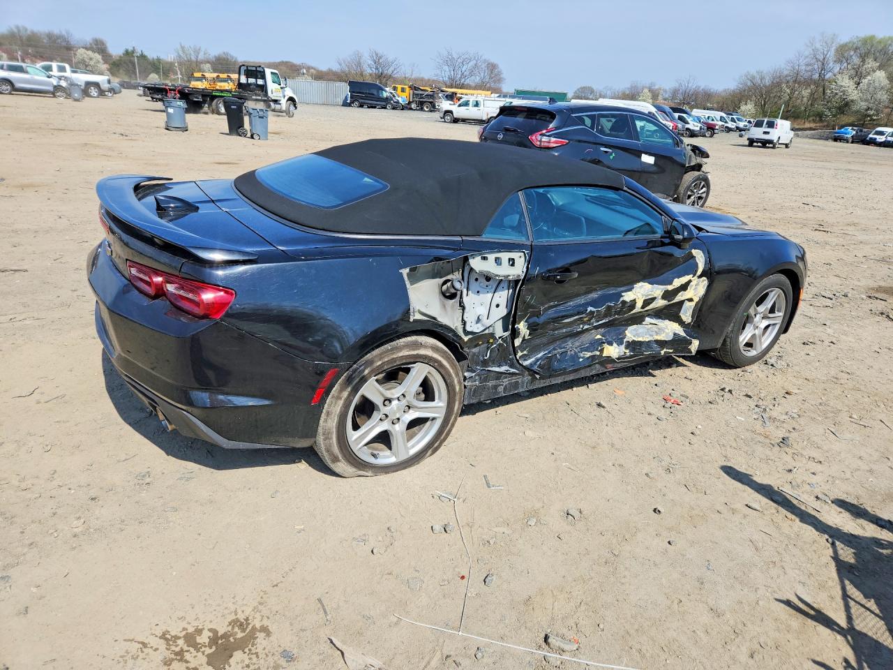 2023 Chevrolet Camaro VIN 1G1FB3DS7P0146061 photo 3