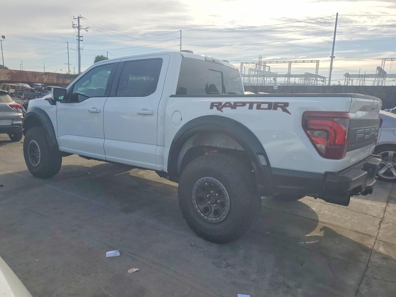 2024 Ford F150 VIN 1FTFW1RG4RFB70127 photo 2