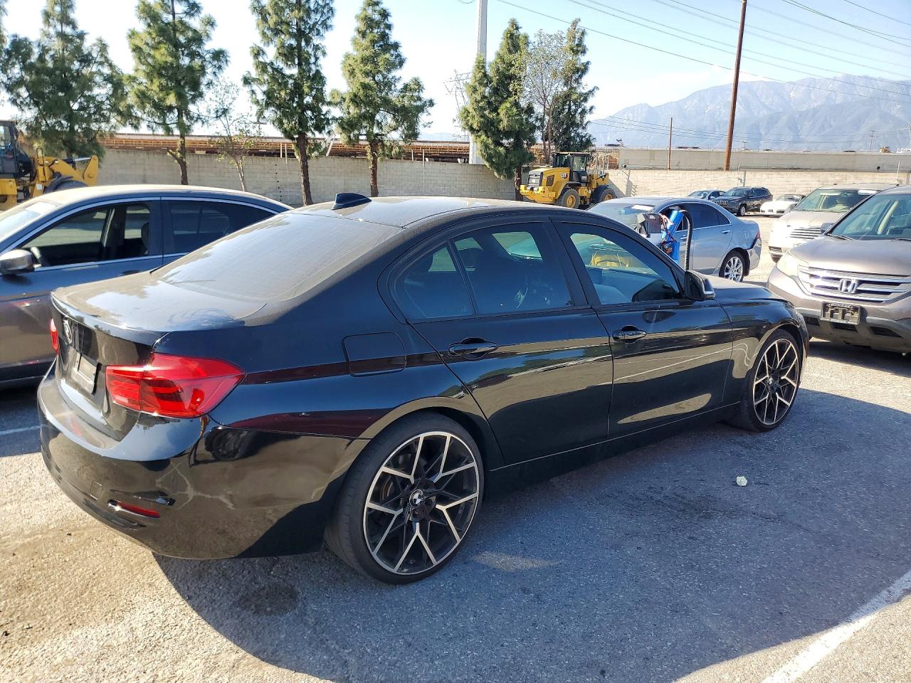 2018 BMW 3 series VIN WBA8E1G57JNU89851 photo 3