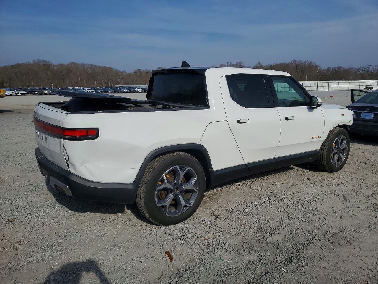 2022 RIVIAN Rit VIN 7FCTGAAA5NN013742 photo 3