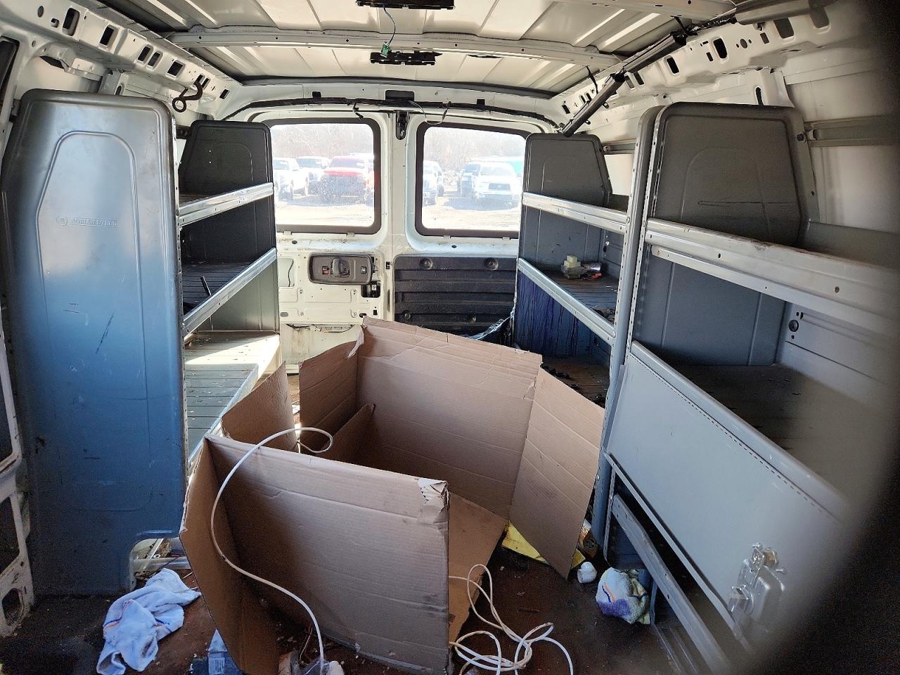 2018 CHEV Express VIN 1GCWGAFB7J1345722 photo 10