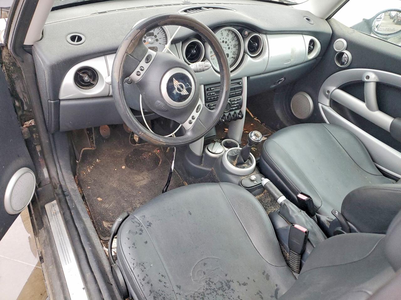 2003 Mini Cooper VIN WMWRC33403TC39761 photo 8