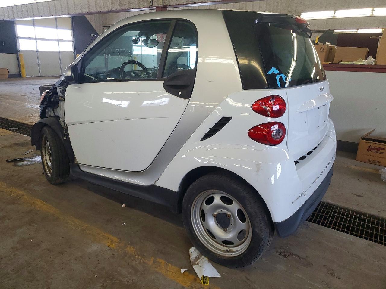 2014 Smart Fortwo VIN WMEEJ3BA6EK781775 photo 2