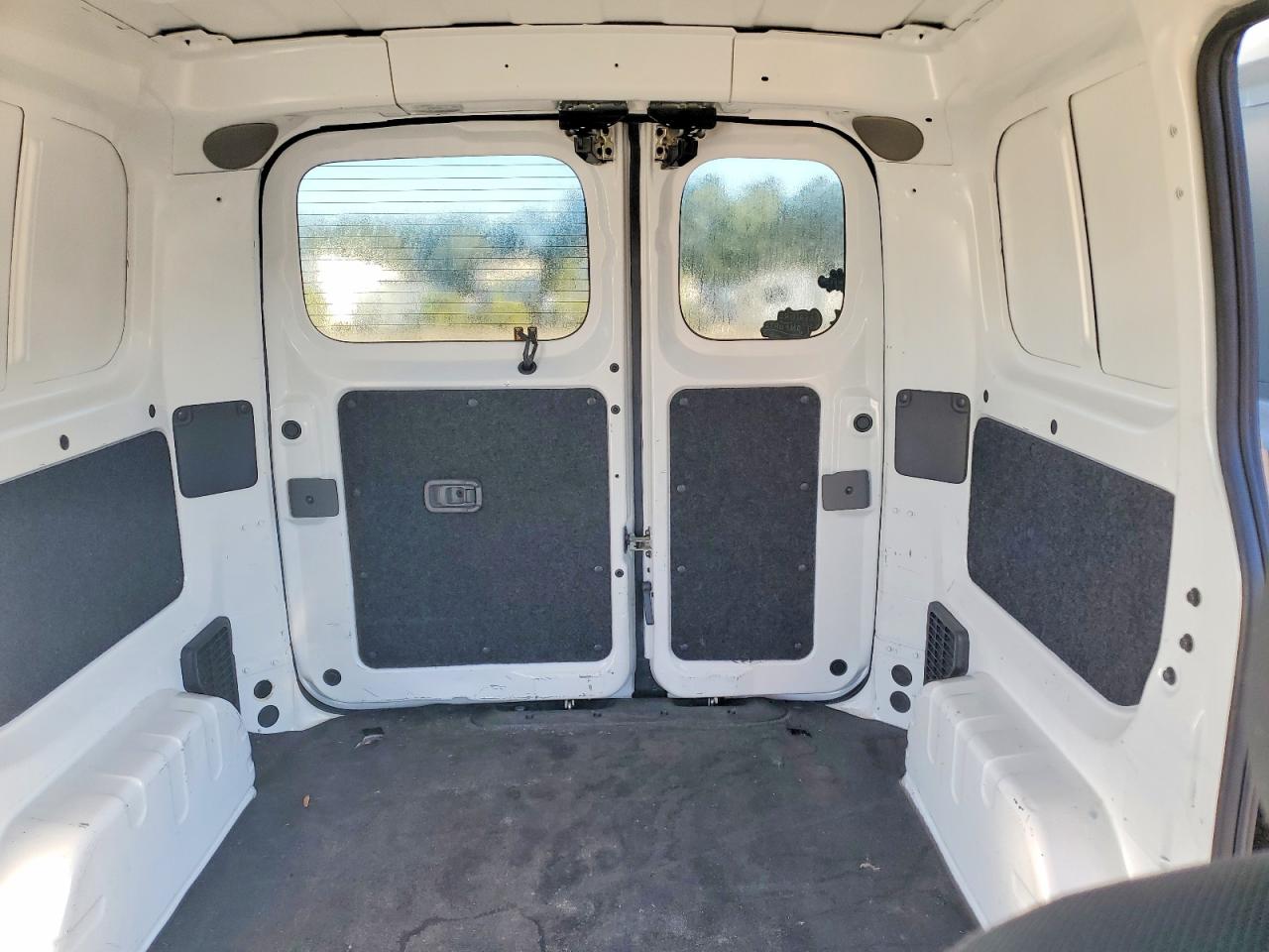 2019 Nv VIN 3N6CM0KN7KK708877 photo 10