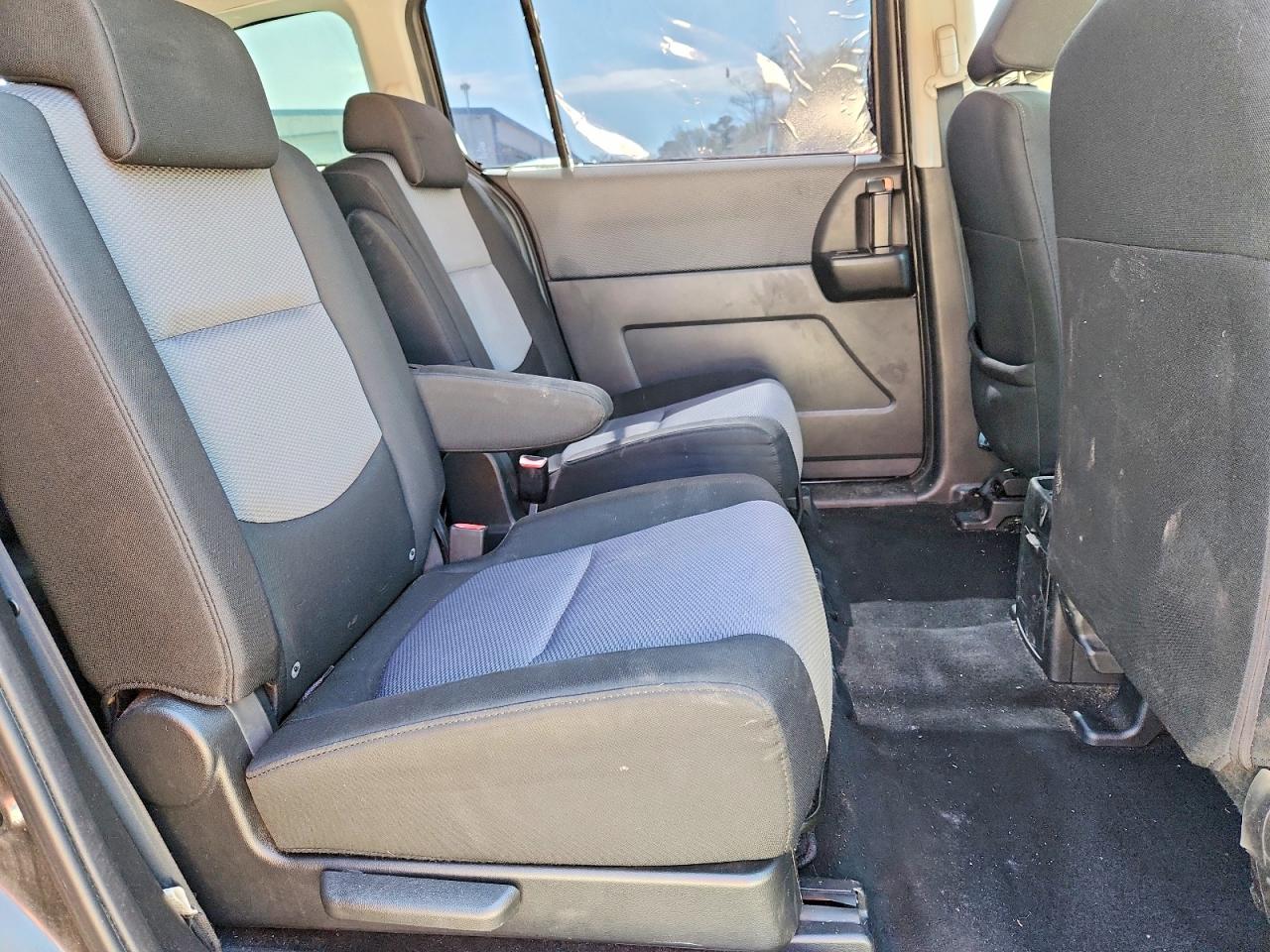 2006 Mazda 5 VIN JM1CR293260119690 photo 11