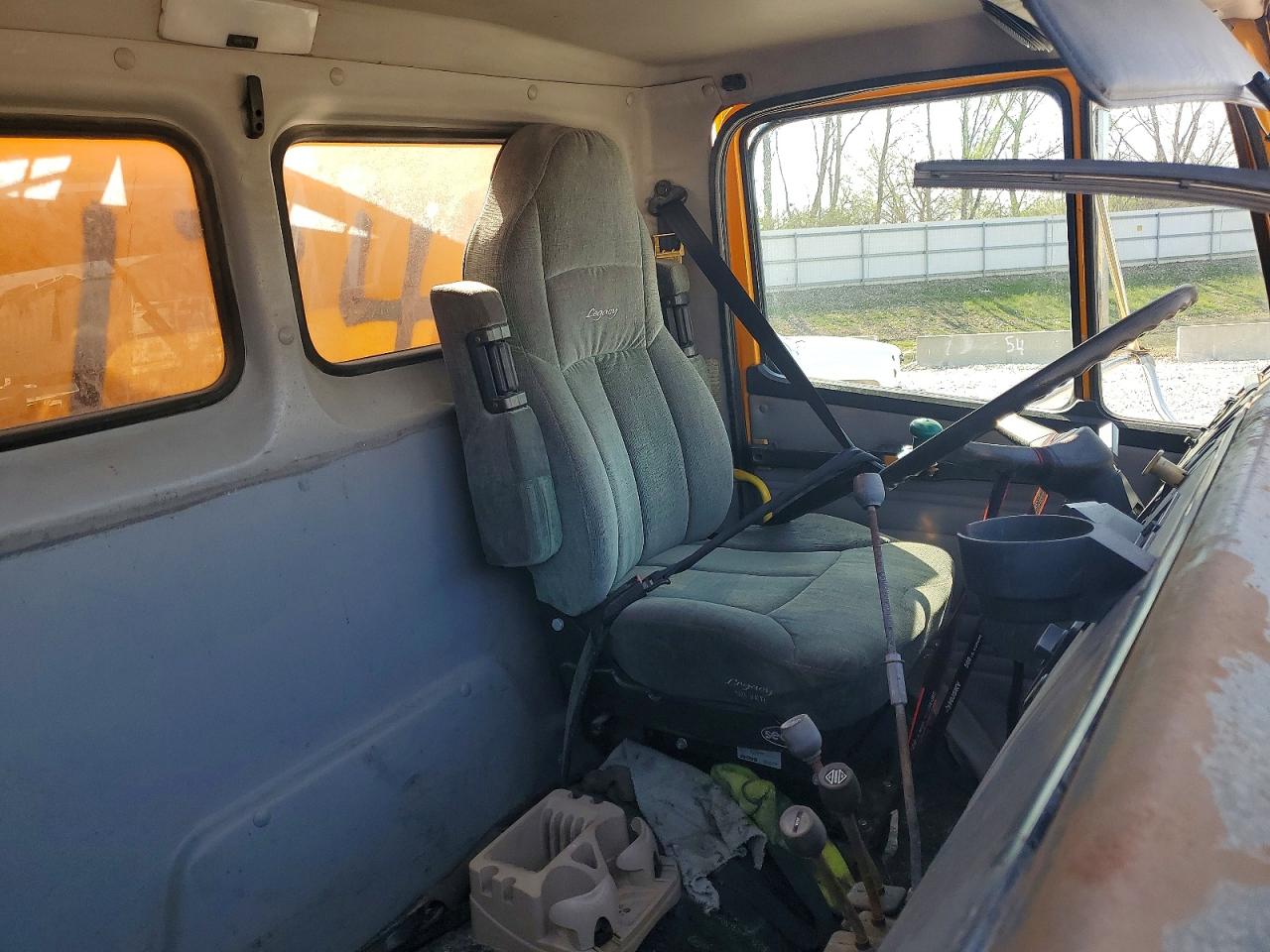 2000 FREIGHTLINER All other VIN 1FV6HFAB4YHA74743 photo 6