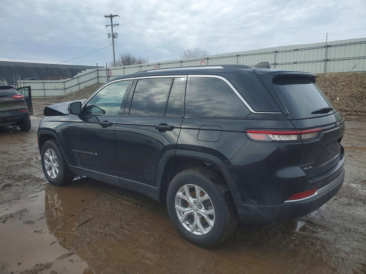 2023 Jeep Grand cher VIN 1C4RJHBGXPC517330 photo 2