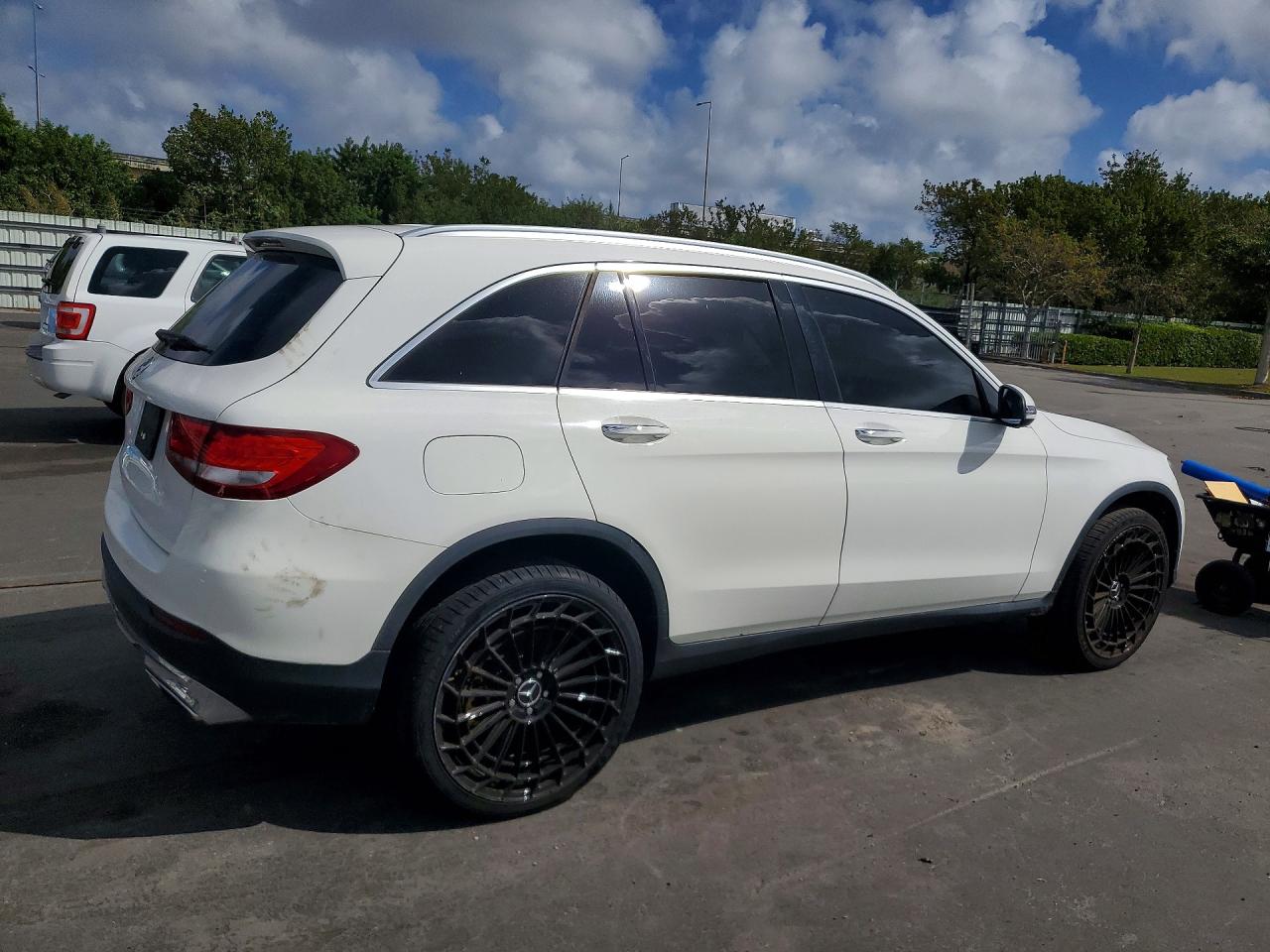 2018 Mercedes-Benz Glc class VIN WDC0G4JB2JV037391 photo 3