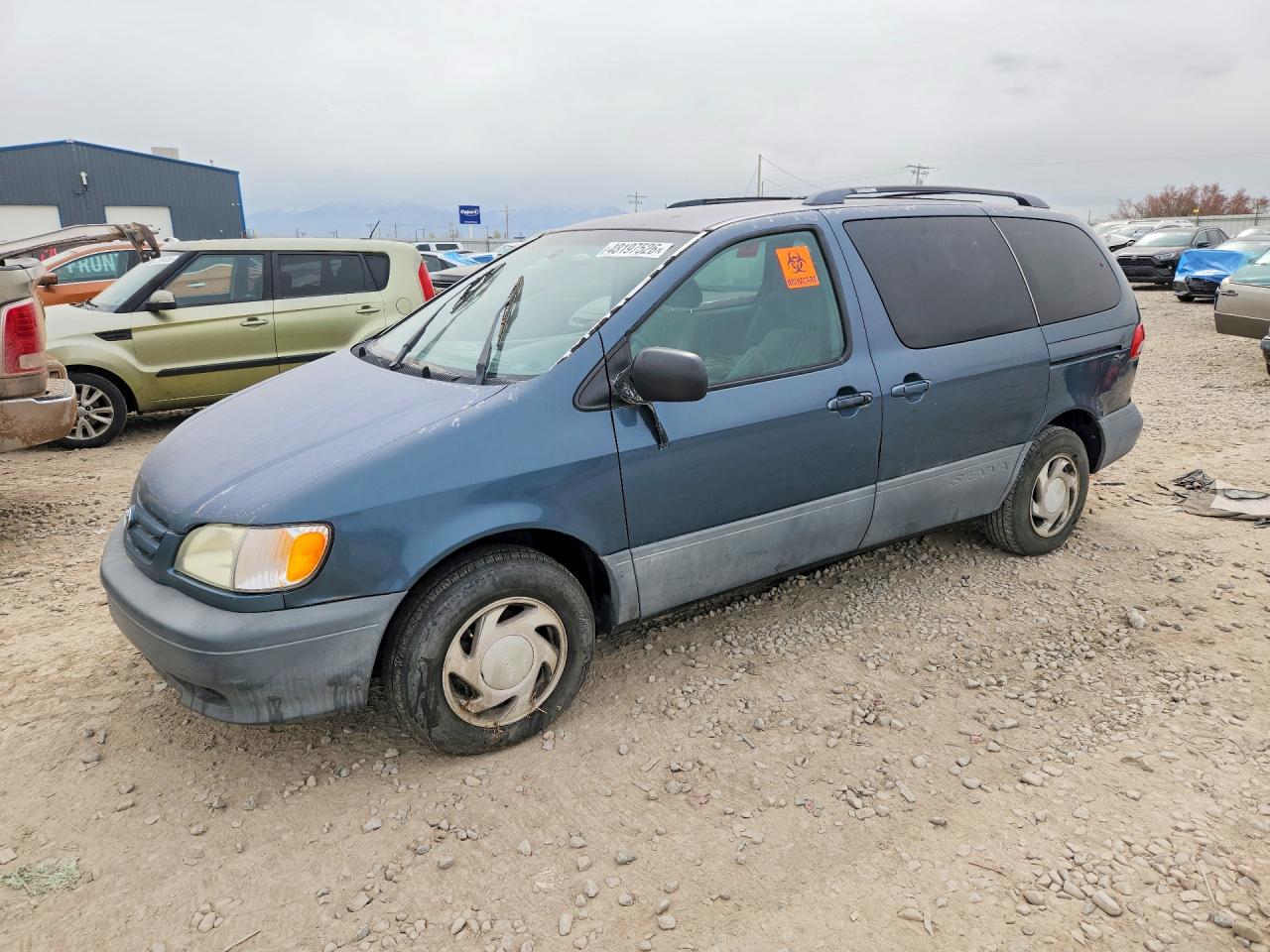 2001 Toyota Sienna VIN 4T3ZF13C61U377687 photo 1