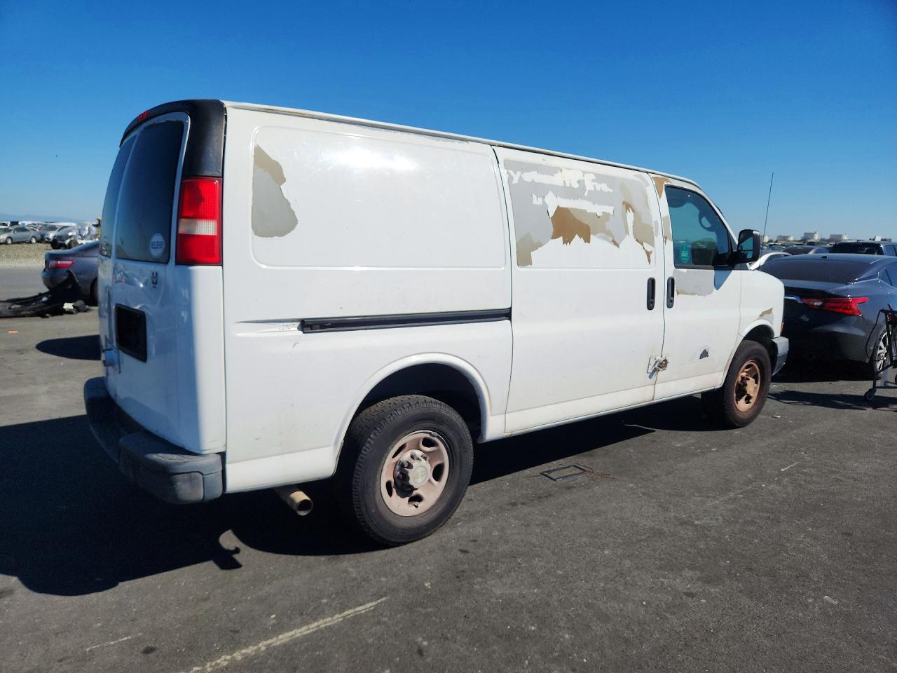 2009 CHEV Express VIN 1GCHG35K391154929 photo 3