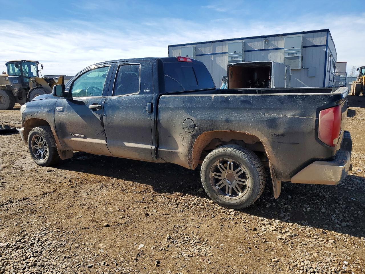 2014 Toyota Tundra VIN 5TFUW5F1XEX394831 photo 2