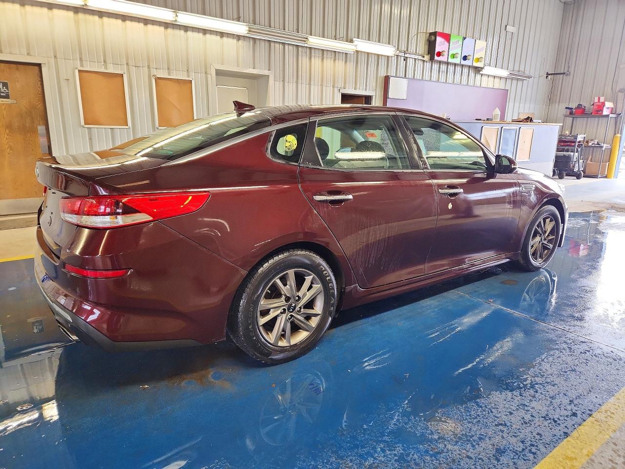 2019 KIA Optima VIN 5XXGT4L32KG344191 photo 3
