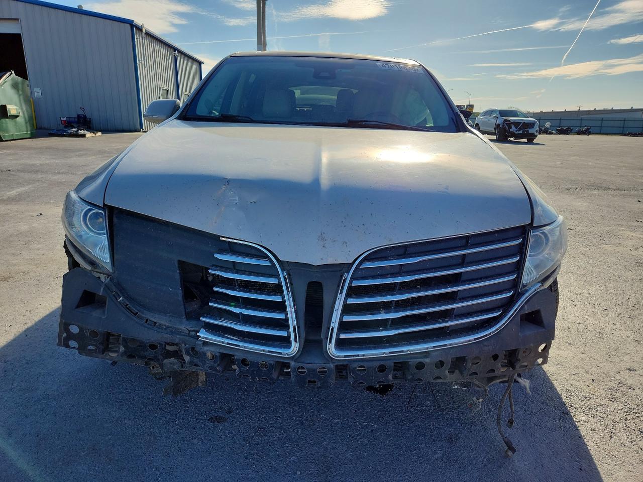 2019 Lincoln Mkt VIN 2LMHJ5AT9KBL04001 photo 5