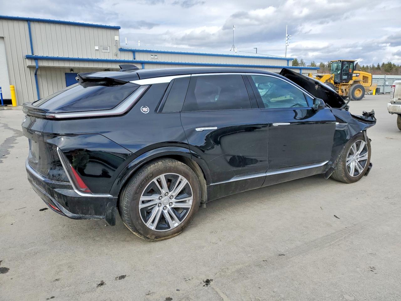 2024 Cadillac All other VIN 1GYKPMRK3RZ102668 photo 3