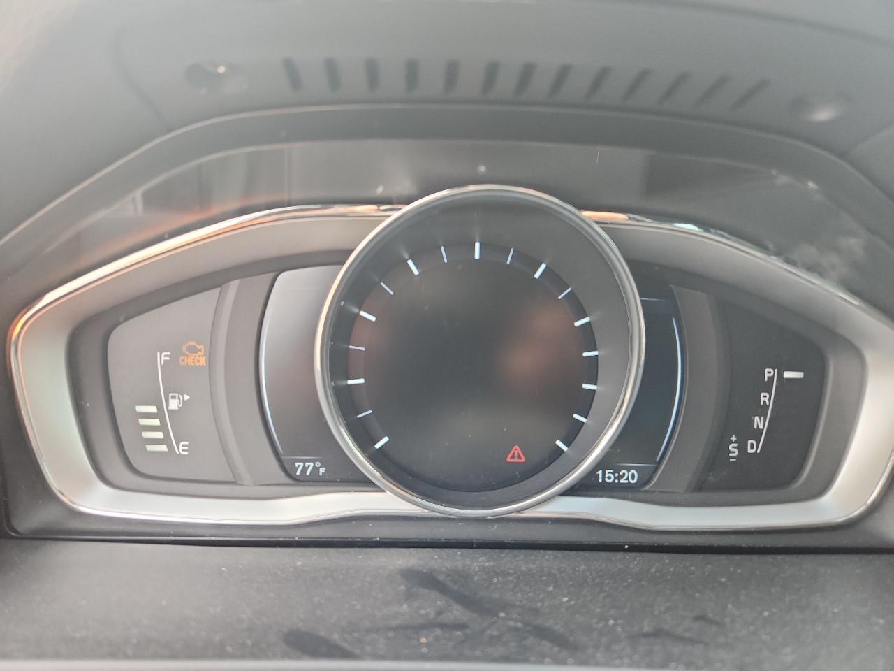 2016 Volvo V60 VIN YV149MSP3G1309825 photo 9