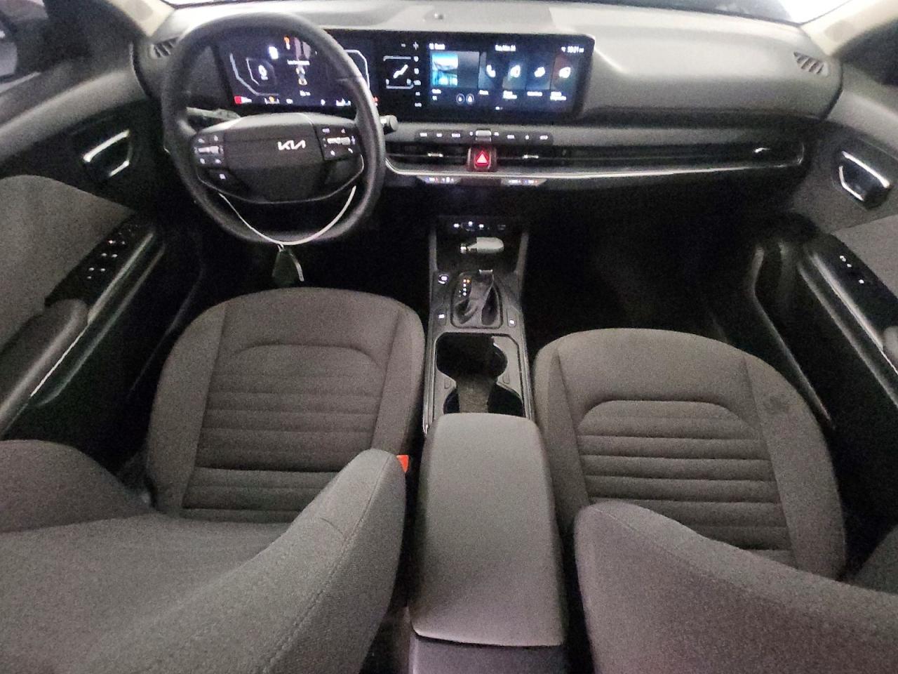 2025 Kia All other VIN 3KPFU4DE2SE144719 photo 8
