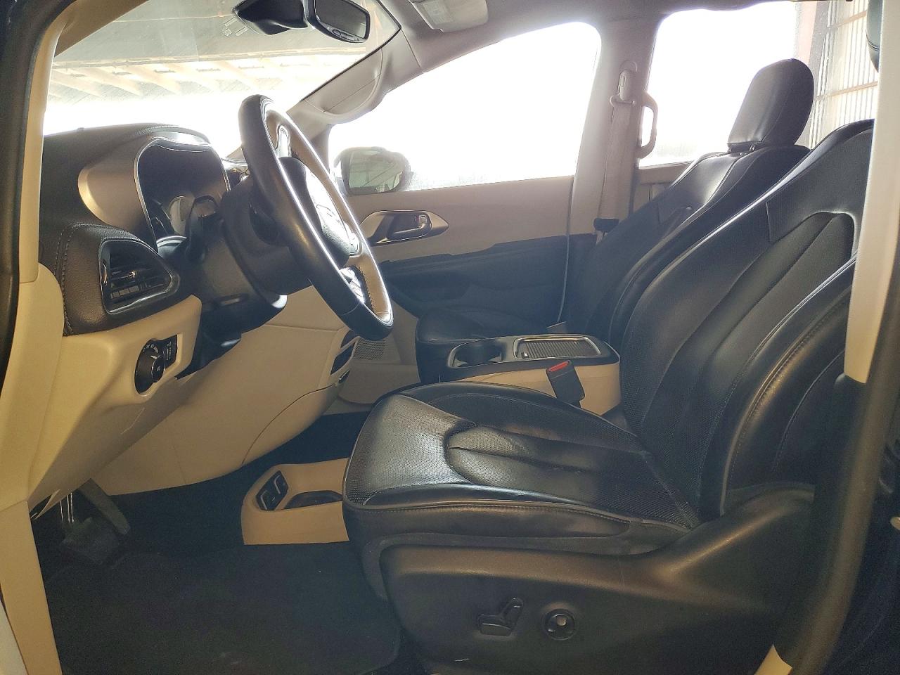 2018 Chrysler Pacifica VIN 2C4RC1N79JR230136 photo 7