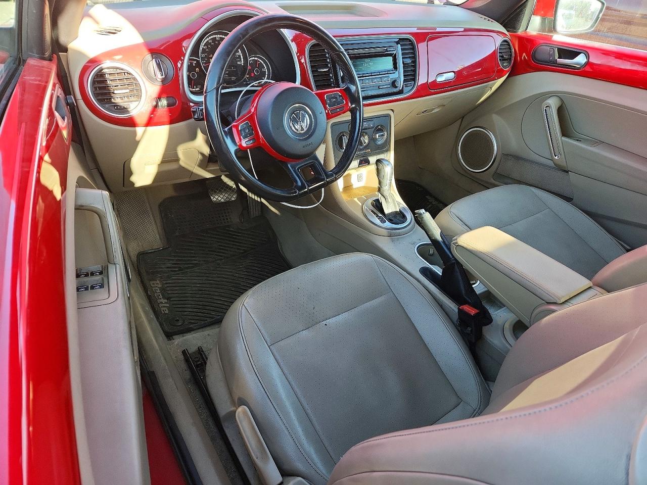 2015 Volkswagen Beetle VIN 3VW517AT9FM802750 photo 8