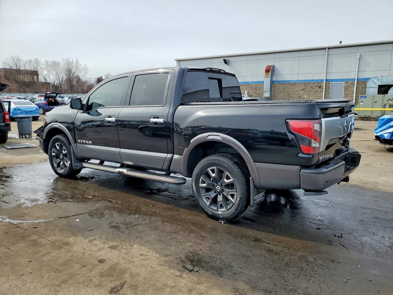 2021 Nissan TITAN VIN 1N6AA1ED4MN536264 photo 2