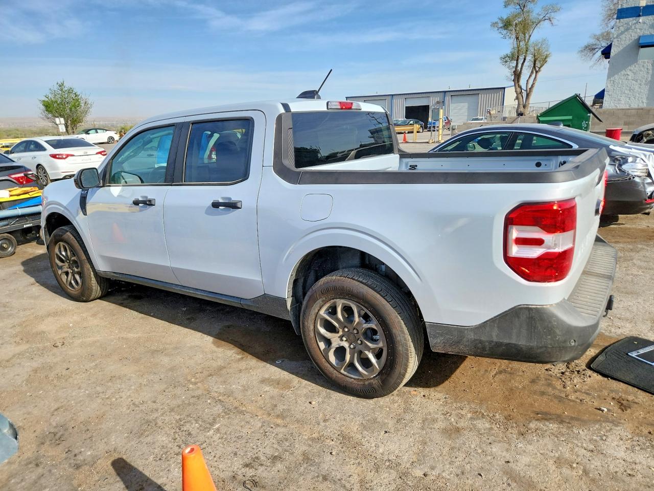 2026 Ford Maverick VIN 3FTTW8JA7TRA21742 photo 2
