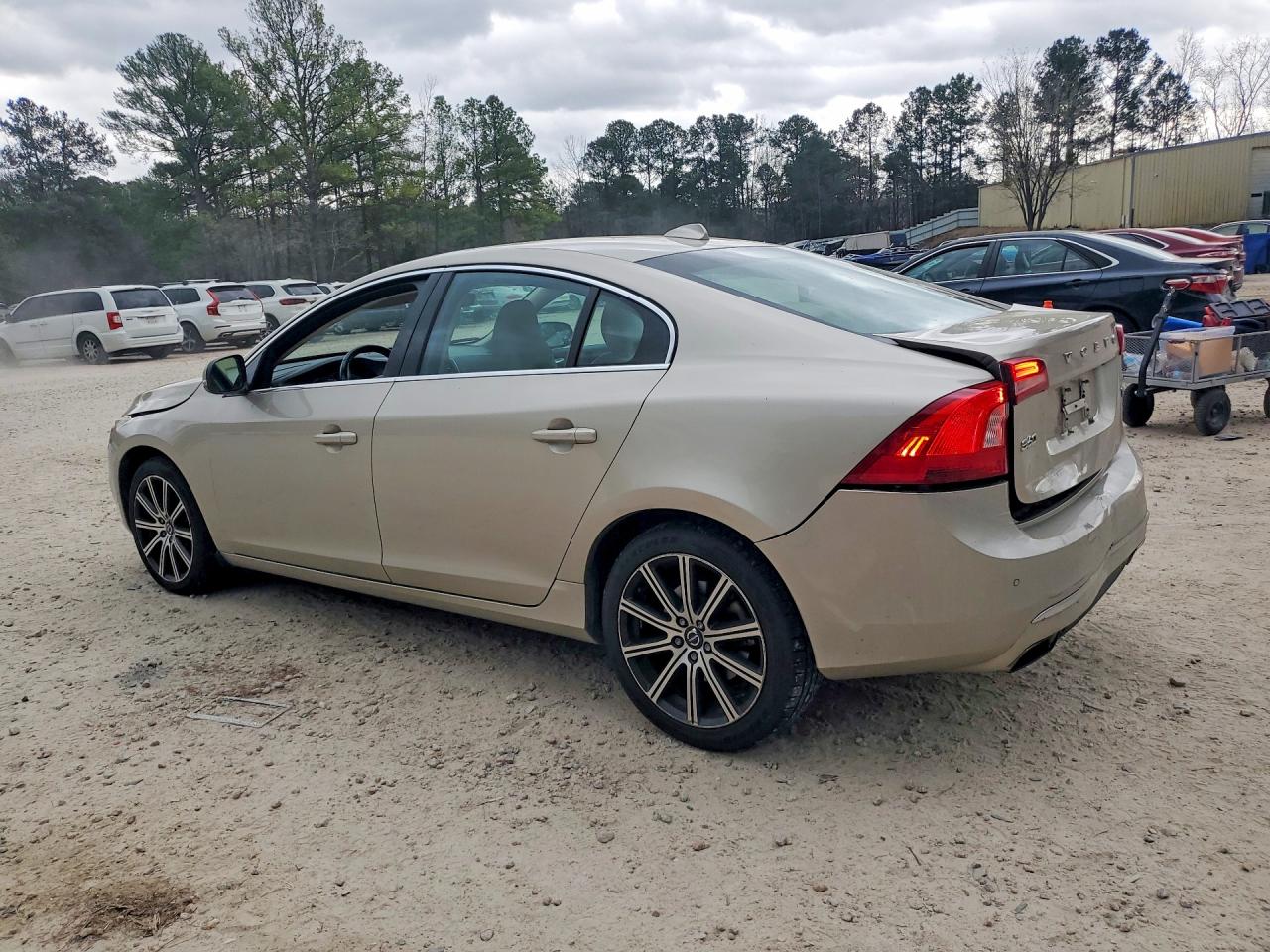 2017 Volvo S60 VIN LYV402HK8HB150522 photo 2
