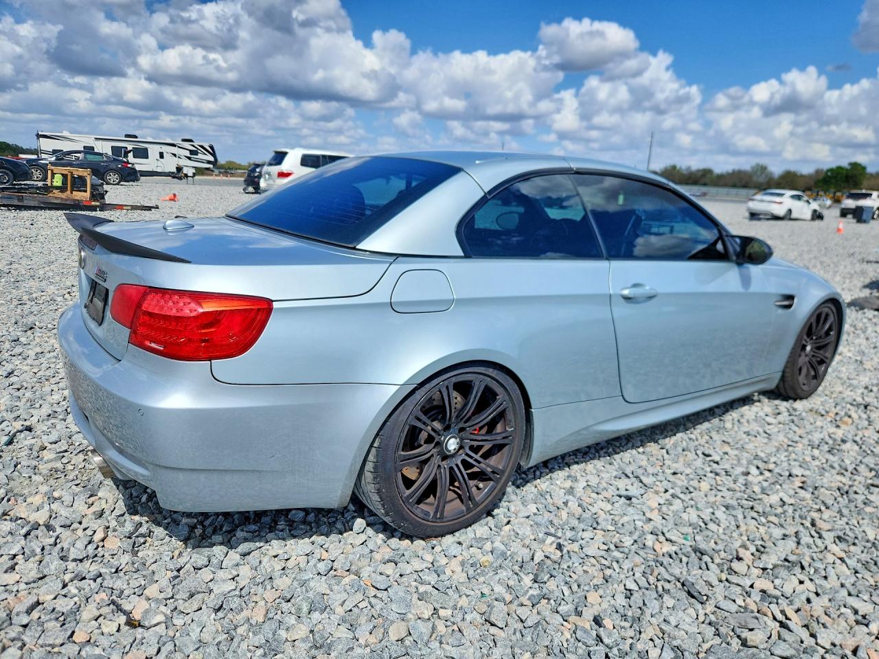2011 BMW M3 VIN WBSDX9C55BE584757 photo 3