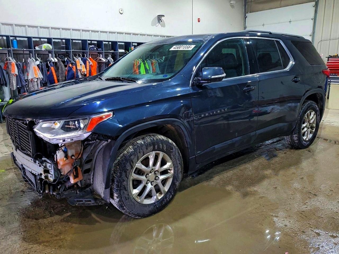 2019 Chevrolet Traverse VIN 1GNEVGKWXKJ222664 photo 1