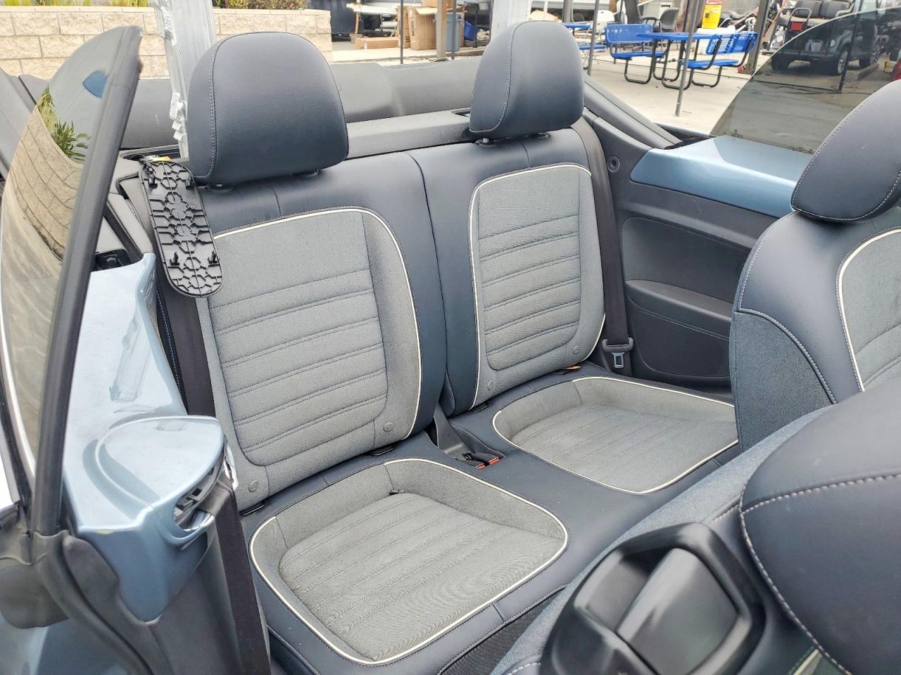 2016 Volkswagen Beetle VIN 3VW507AT0GM811762 photo 10