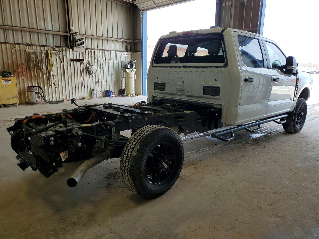 2025 Ford F250 VIN 1FT8W2BN3SED74095 photo 3