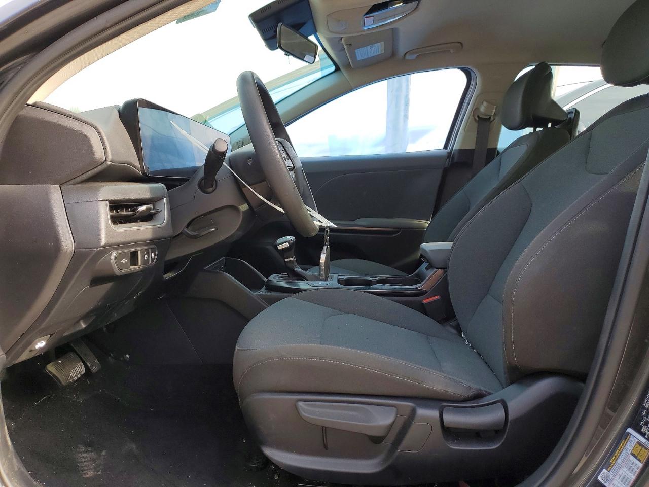 2025 Kia All other VIN 3KPFT4DE8SE229146 photo 7