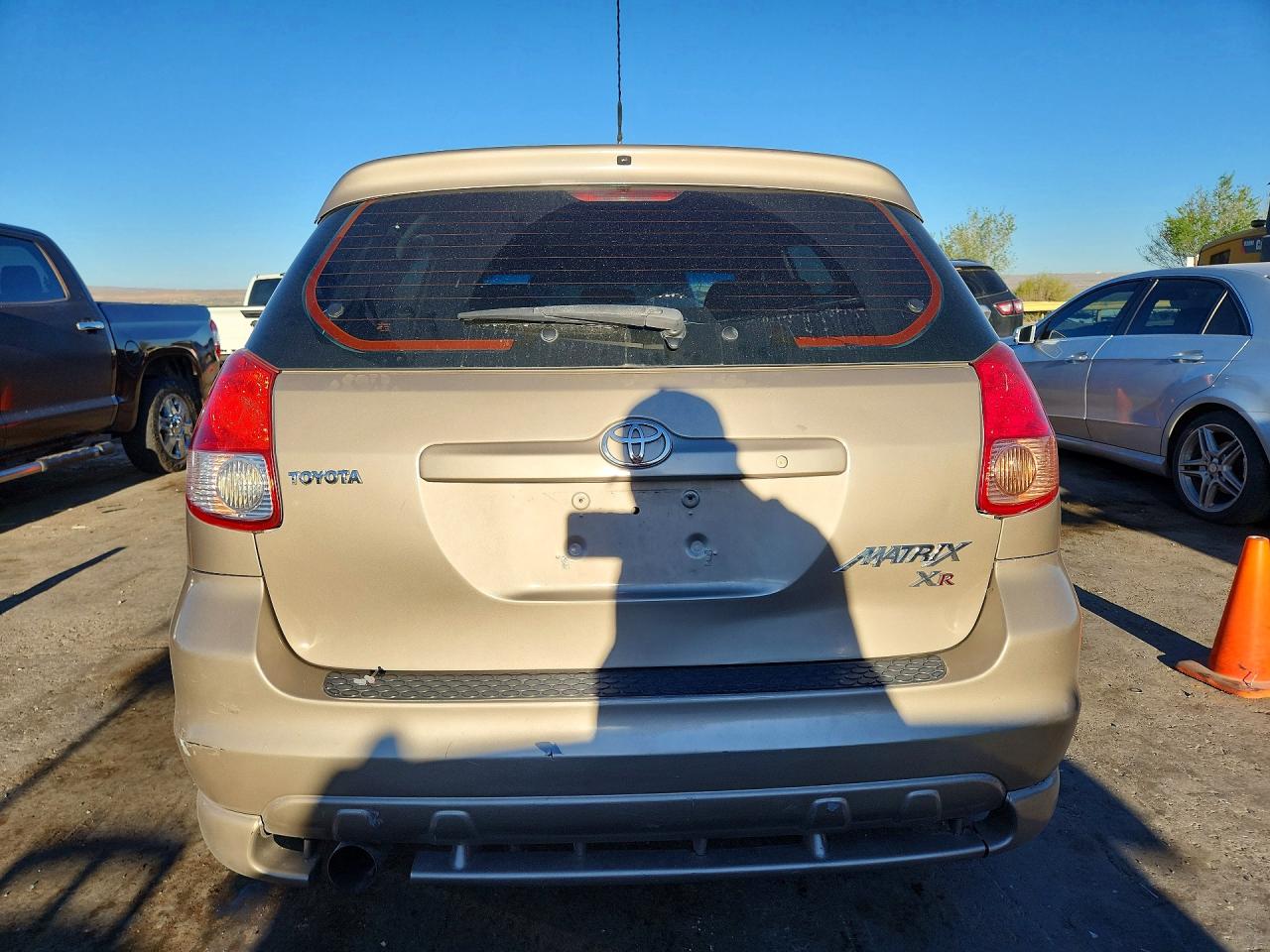 2003 TOYOTA Matrix VIN 2T1KR32E03C116320 photo 6