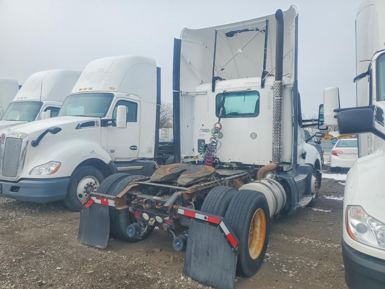 2015 KENWORTH All models VIN 1XKYA48X7FJ443701 photo 4