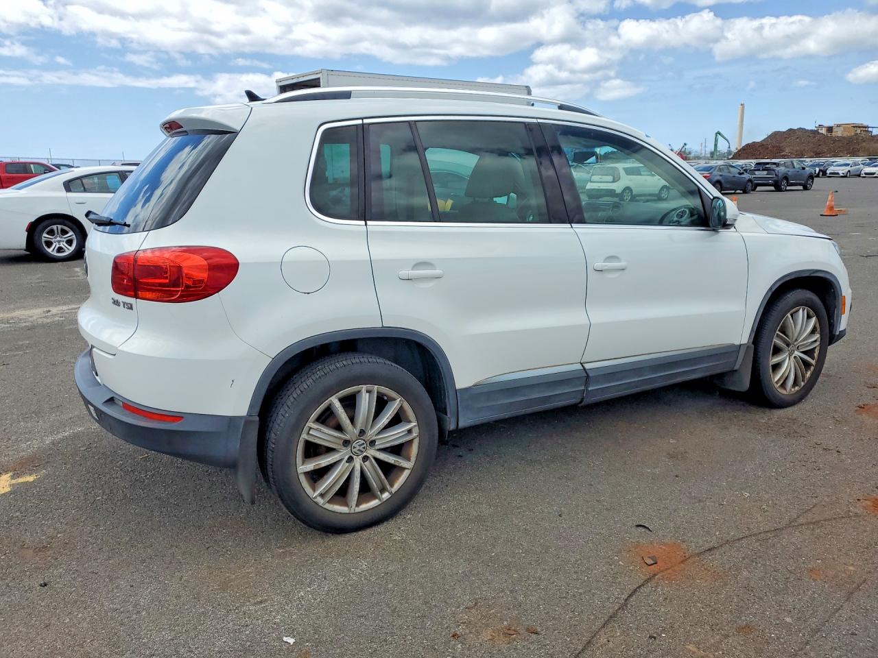 2014 Volkswagen Tiguan VIN WVGAV3AX0EW600150 photo 3
