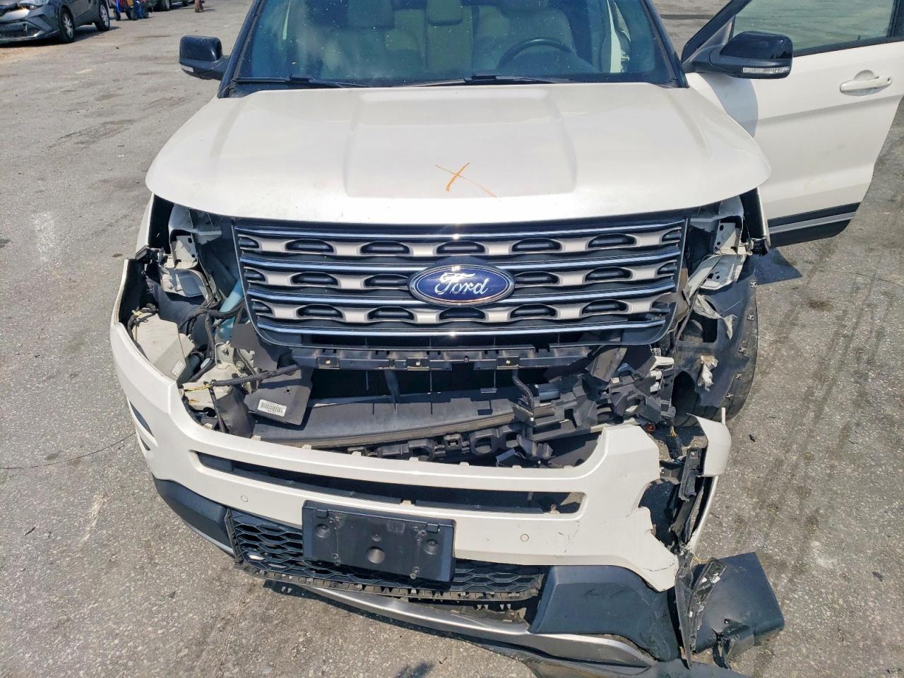 2017 Ford Explorer VIN 1FM5K7D89HGB27272 photo 12