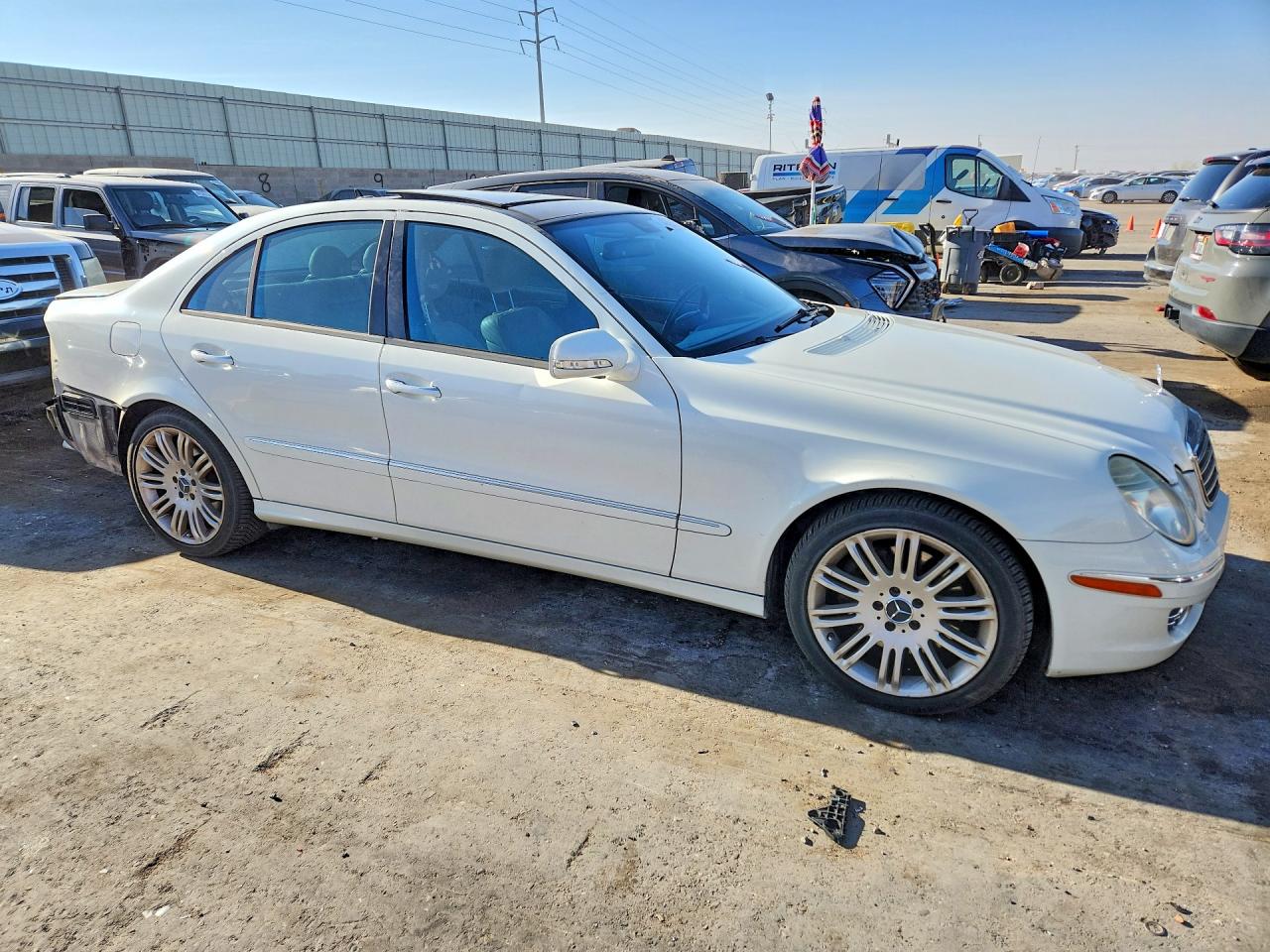 2008 MERCEDES-BENZ E-class VIN WDBUF87X18B259970 photo 4