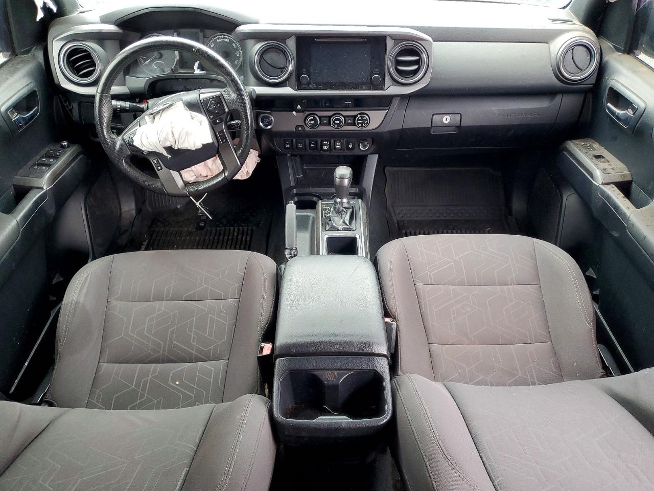 2018 Toyota Tacoma VIN 3TMAZ5CNXJM056234 photo 8