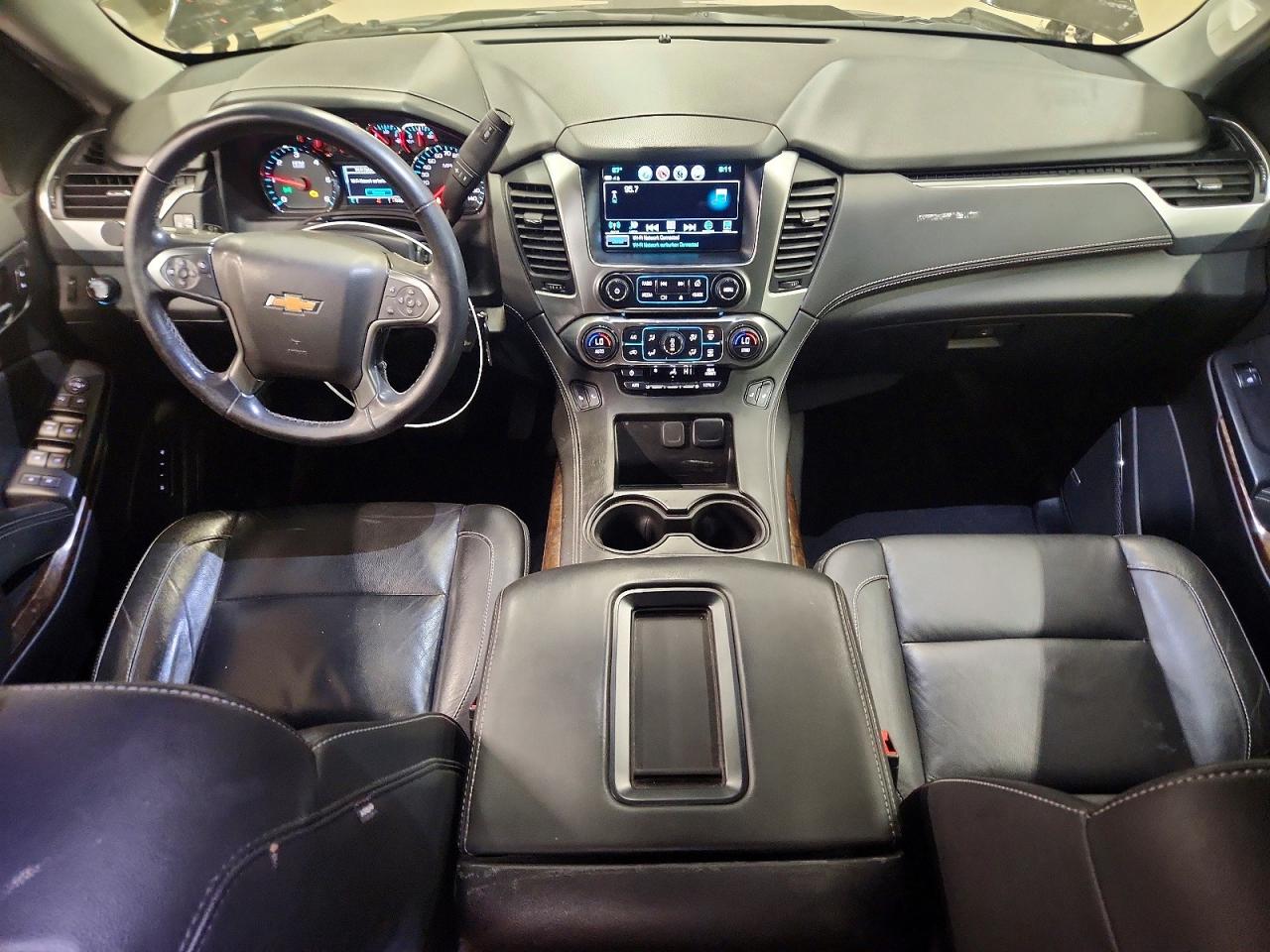 2020 Chevrolet Suburban VIN 1GNSKHKC8LR175631 photo 8