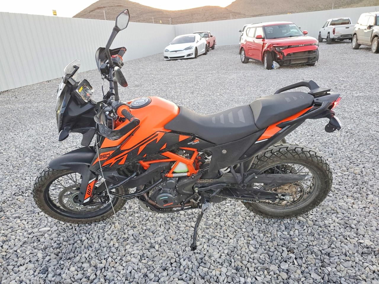 2024 Ktm Motorcycle VIN MD2JGJ401RN211928 photo 3
