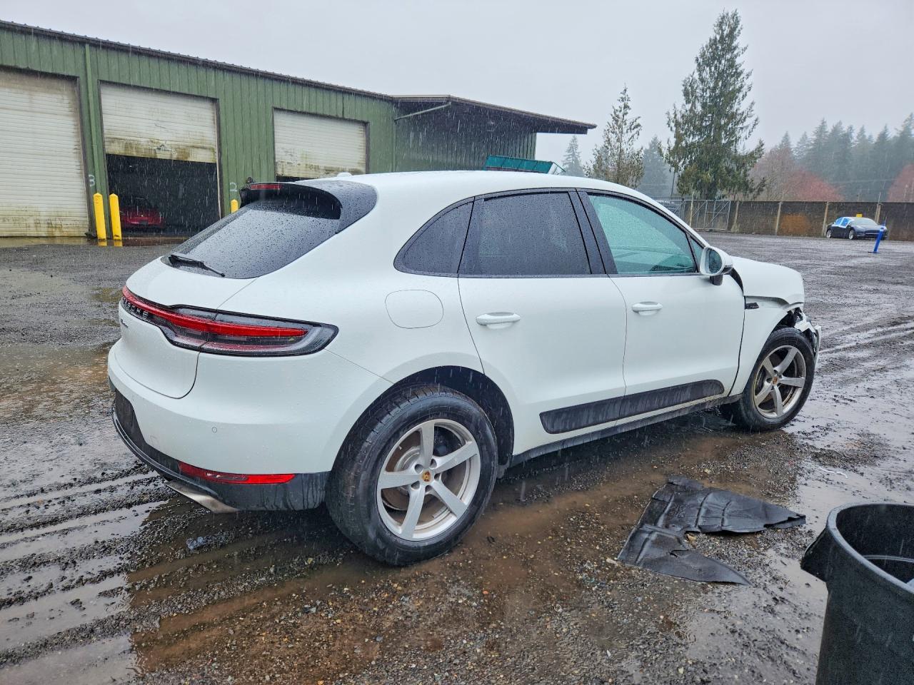 2021 Porsche Macan VIN WP1AA2A54MLB14335 photo 3