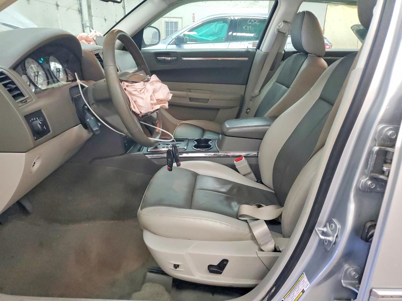 2008 Chrysler 300 VIN 2C3LA53G18H310850 photo 7