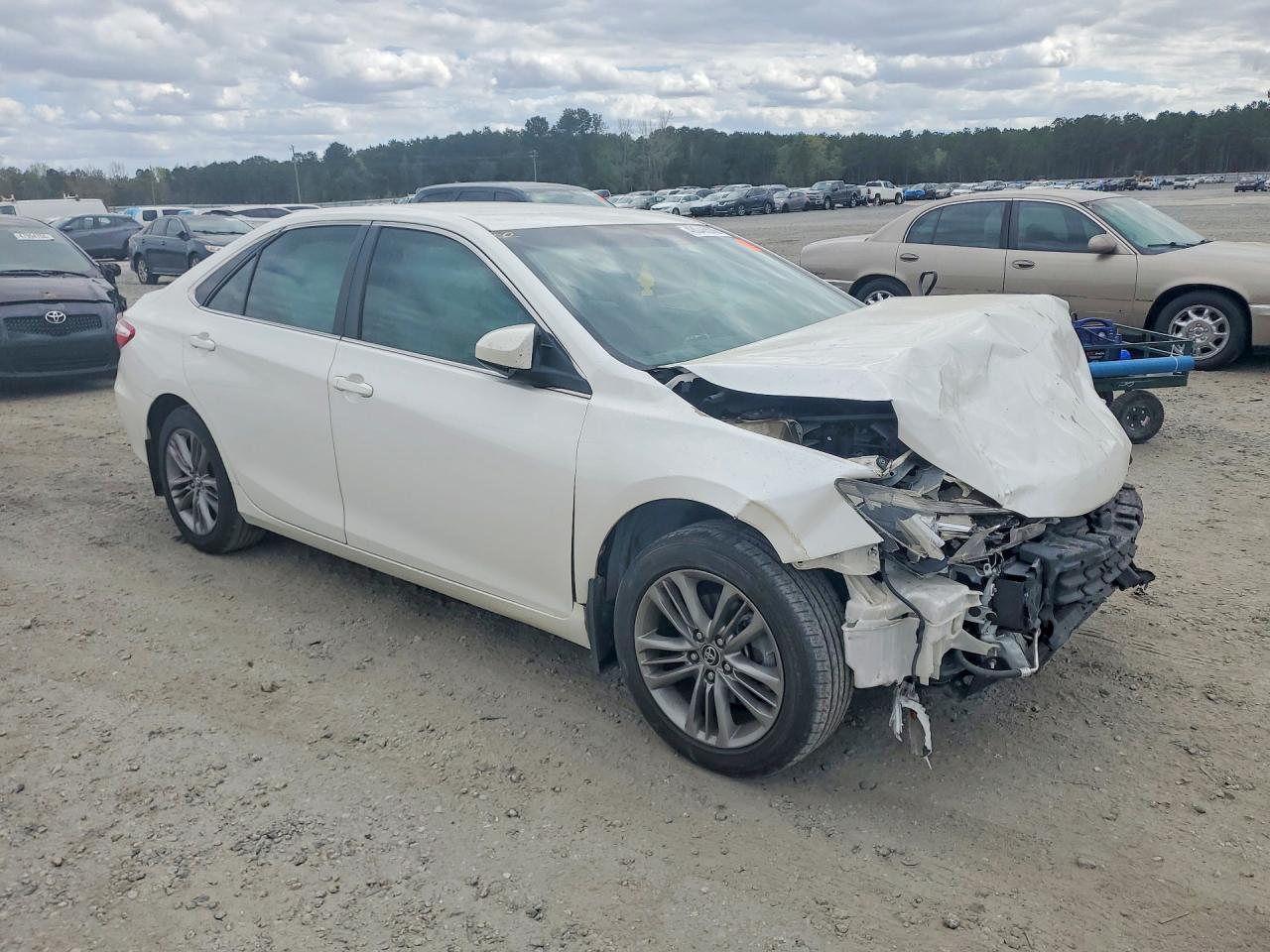 2016 TOYOTA Camry hyb VIN 4T1BF1FKXGU136298 photo 4