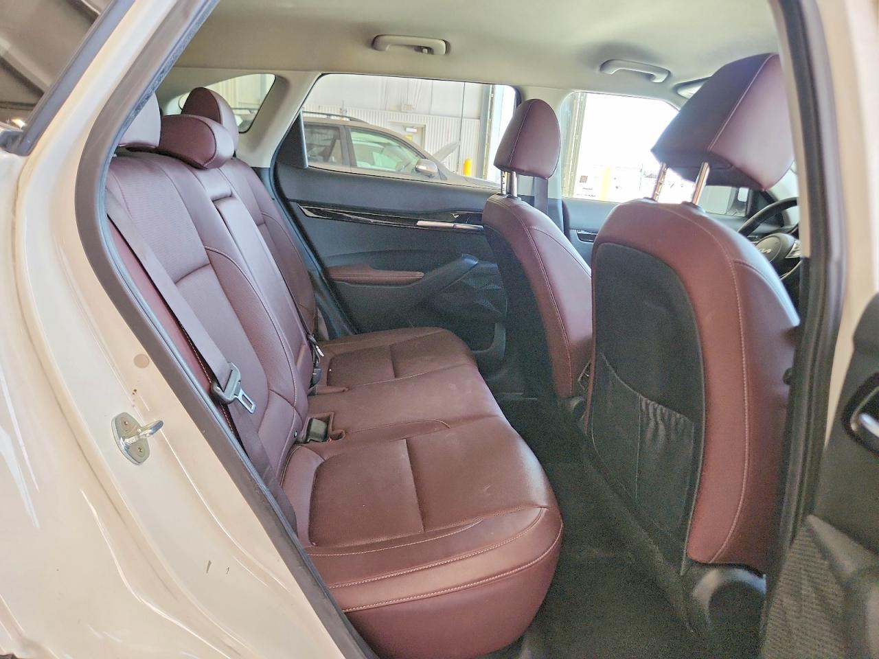 2023 Kia Seltos VIN KNDETCA26P7358123 photo 11