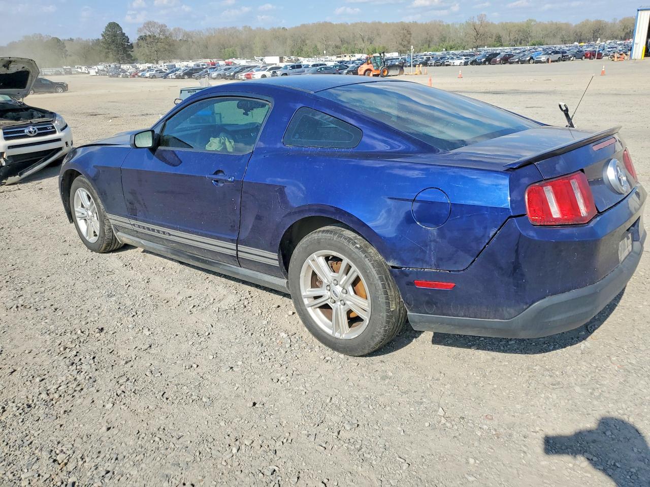 2010 Ford Mustang VIN 1ZVBP8AN3A5114914 photo 2