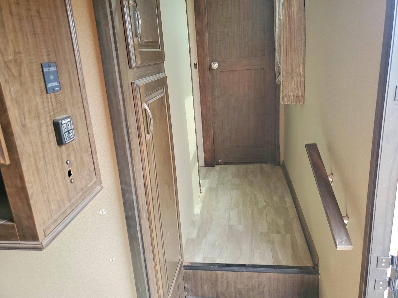 2017 GRAND Solitude VIN 573FS4229H1107086 photo 5